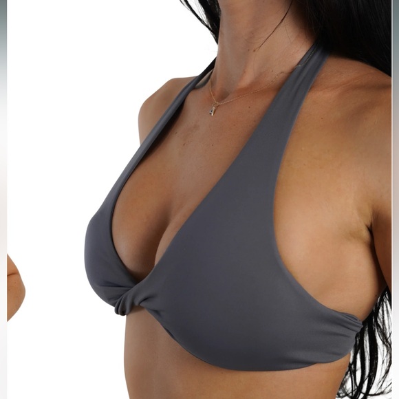 Keep that pump halter sports bra - Picture 6 of 8